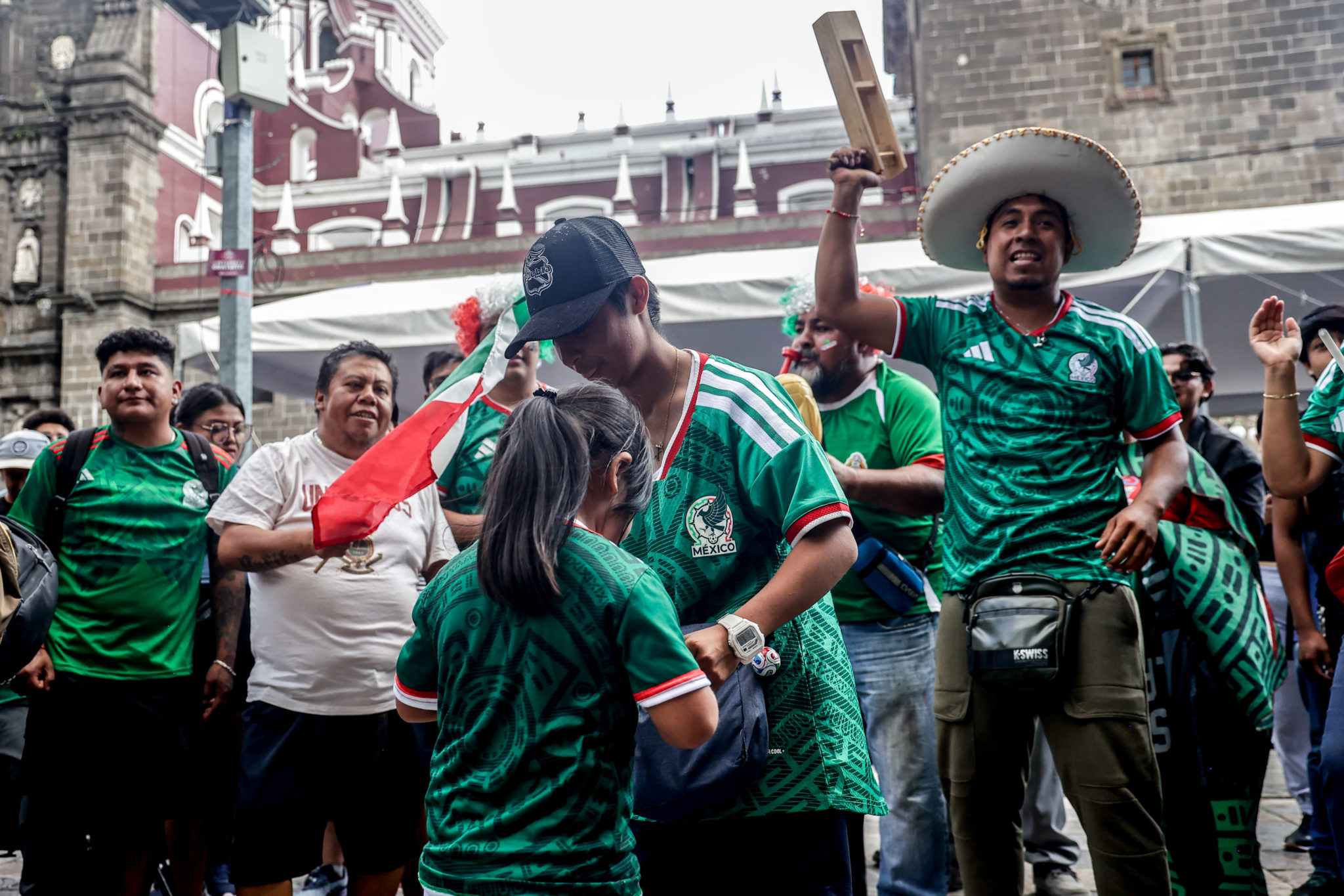 Puebla vibra con el Mundial: miles celebran el triunfo de México en el Zócalo