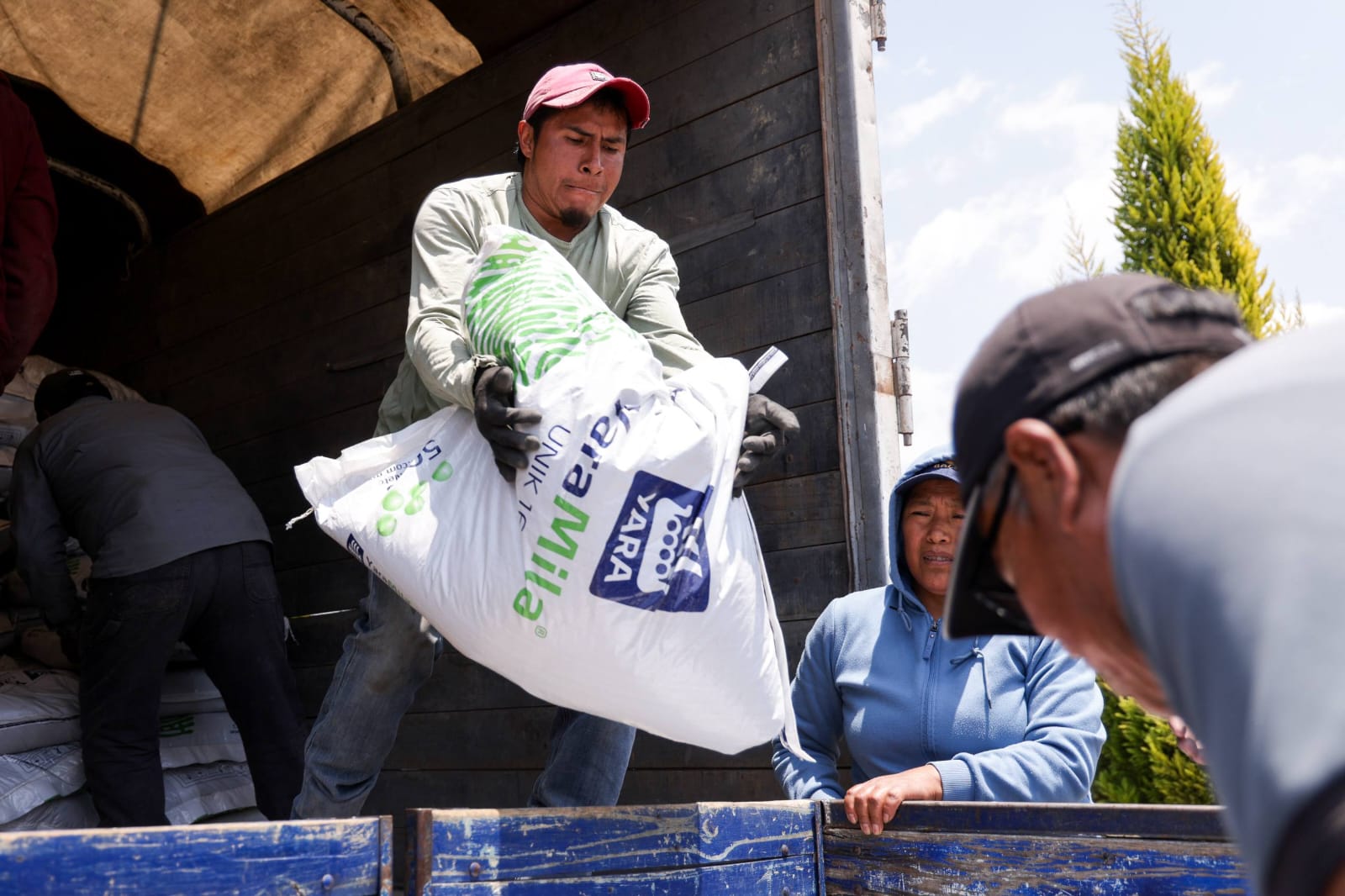 Inicia distribución de fertilizantes a familias agricultoras en San Andrés Cholula