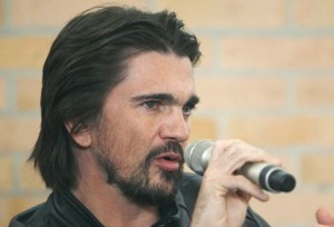 El cantautor colombiano Juanes