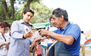 José Juan Espinosa propone apoyar el comercio local