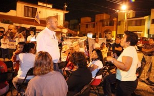 José Luis Galeazzi se reúne con vecinos de los solares (2)