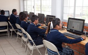 Se habilitan aulas de medios en dos bachilleratos de la ciudad de Puebla