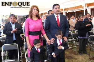 El edil Carlos Alberto Morales Álvarez y su familia Foto: Omar Sánchez Chávez