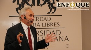 Egea Ortega ofrece cátedra en la Ibero Puebla.