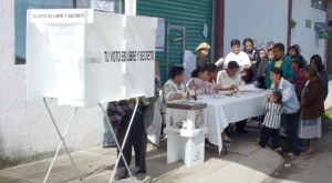 Elecciones en la capital. Foto de Carlos Muñoz.