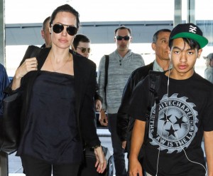 Angelina Jolie y su hijo adoptivo Madoxx