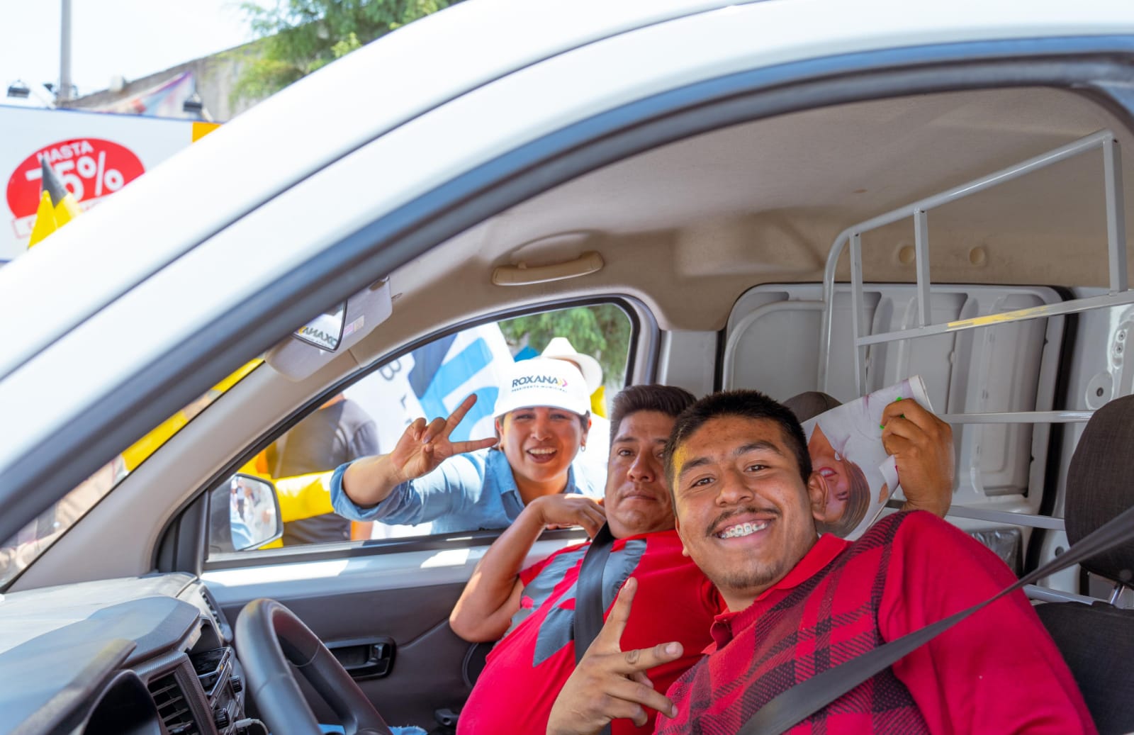 Roxana Luna cierra con éxito una segunda semana de campaña en San Pedro Cholula