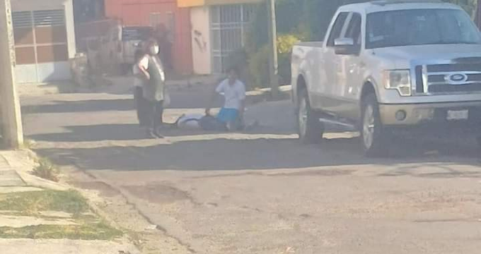 Asesinan “El Jimmy” en negocios de micheladas en Bosques de San Sebastián