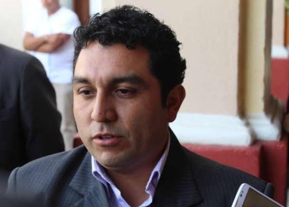Se salva con amparo federal exalcalde de Calpulalpan, el extesorero y exdirector de obras