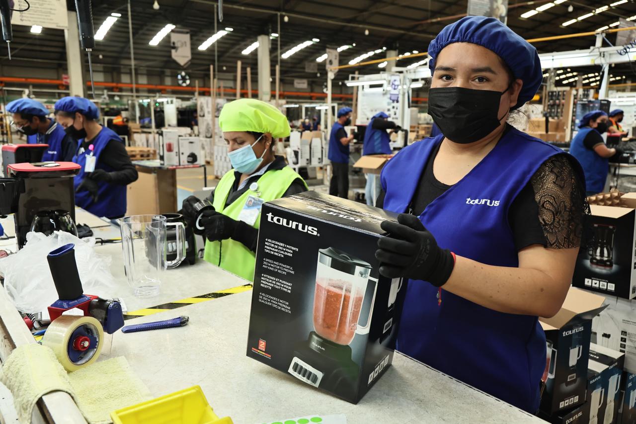Promover el empleo formal es una manera de combatir la violencia de género: STyC