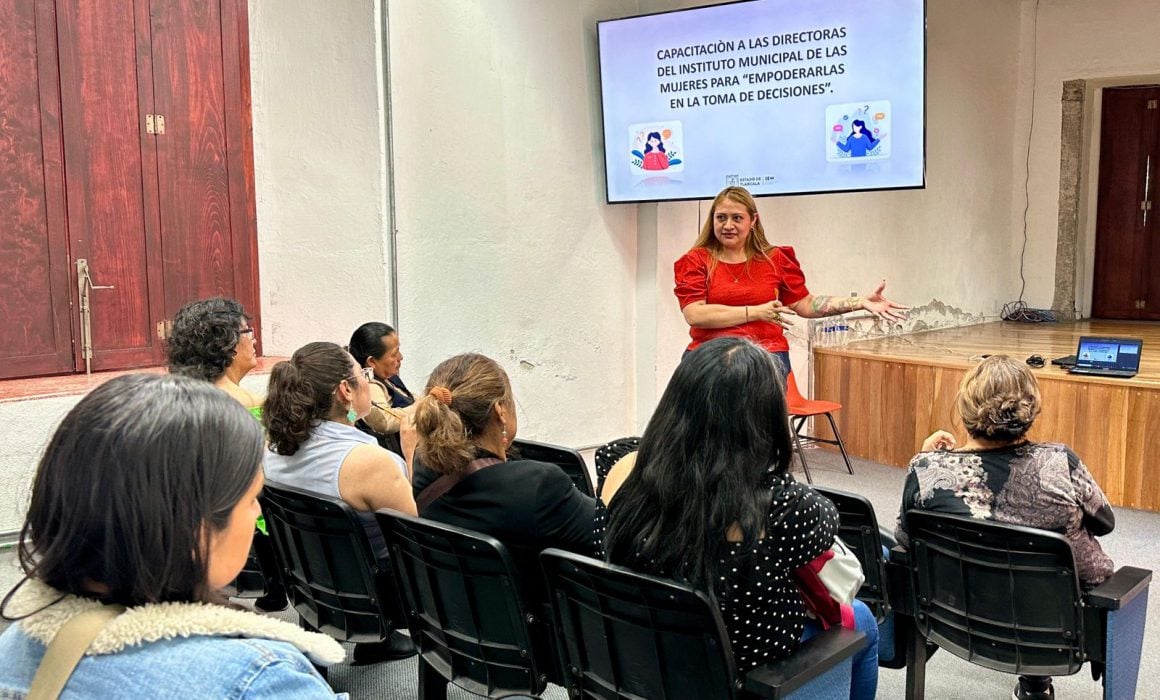 Reciben mujeres emprendedoras de Huamantla capacitación para liderazgo