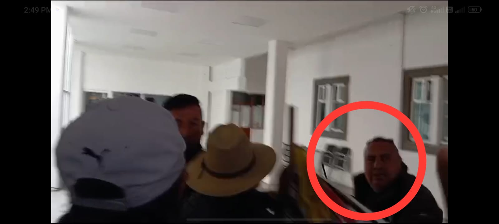 Reciben a pobladores de Cuauhtenco, Contla, con represión y golpes en la alcaldía