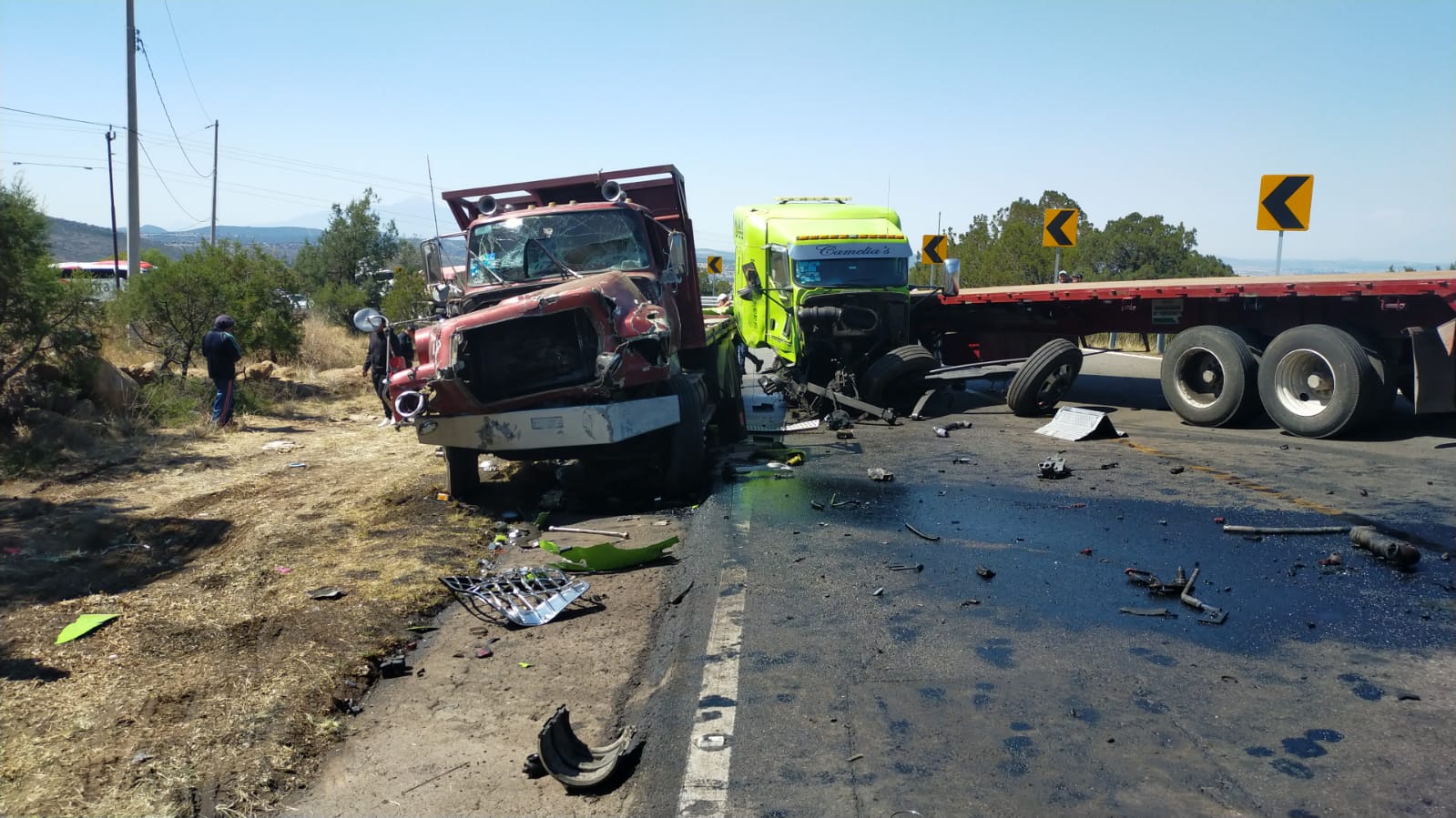 Chocan unidades de carga en la Tlaxco-Chignahuapan: dos heridos el saldo
