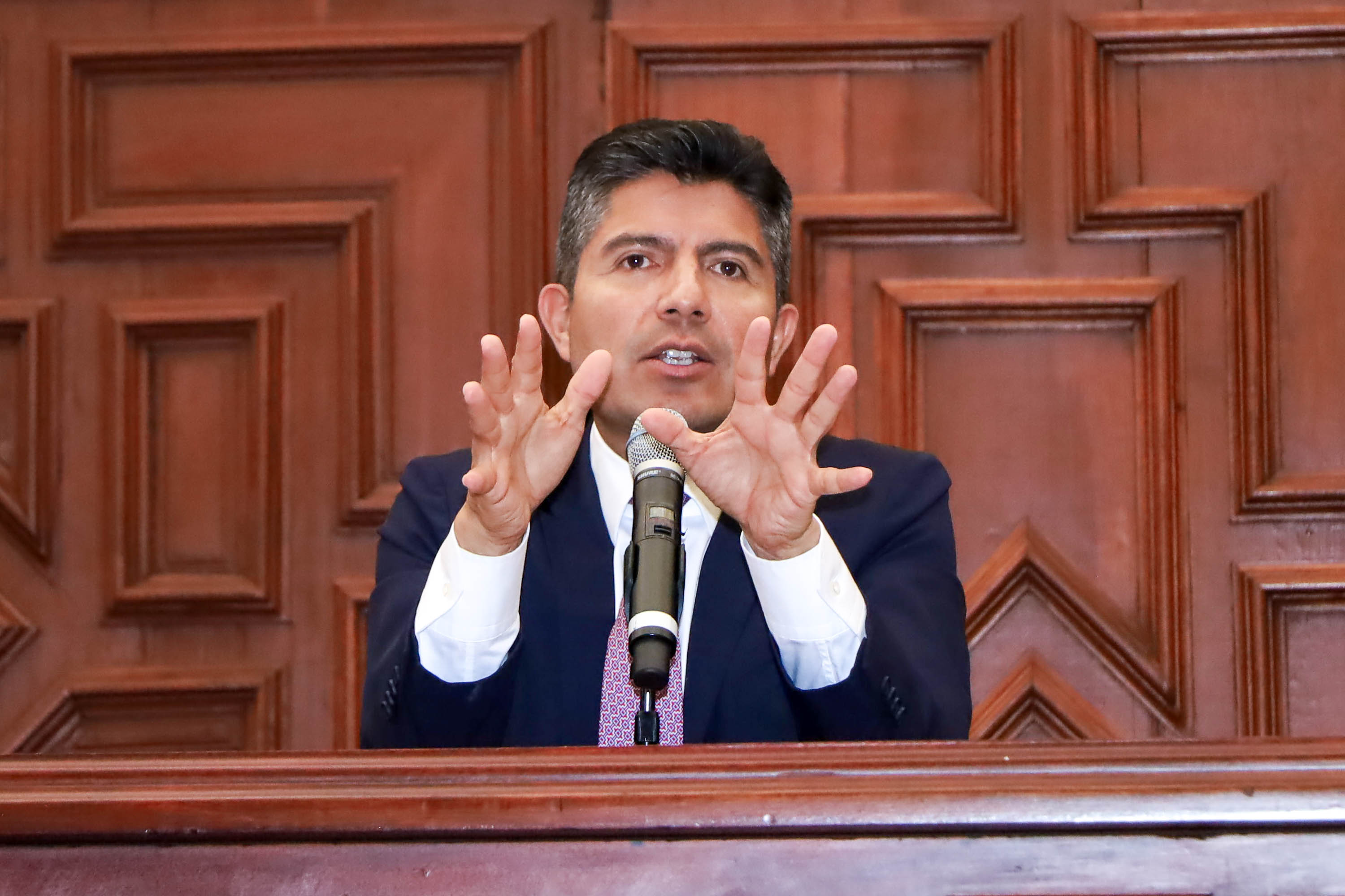Eduardo Rivera advierte descontento de base morenista y rechaza descalificaciones sobre amenazas a Mario Riestra