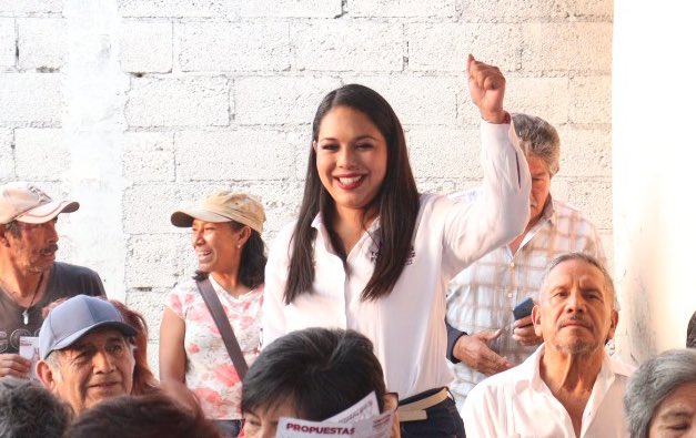 Tonantzin Fernández sostiene encuentro con vecinos de San Pablo Tecámac