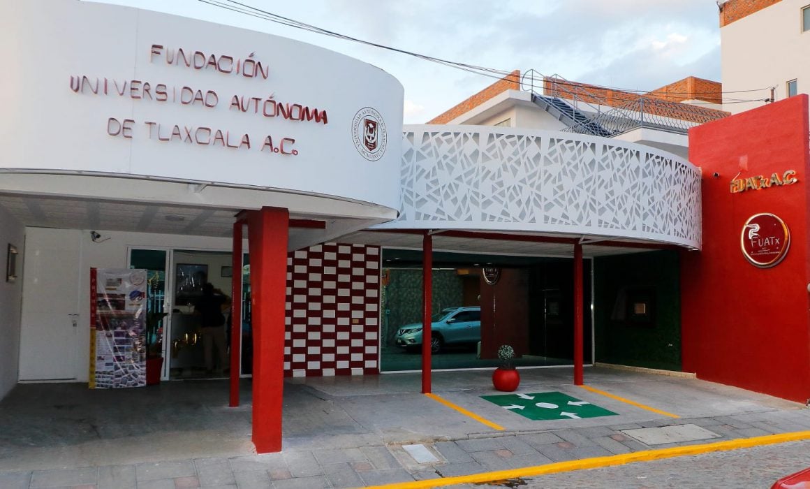 Rehabilitan espacios de la fundación de la UATX