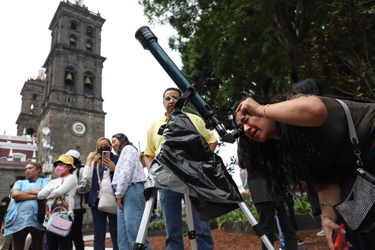 Preparativos en Puebla para observar el eclipse solar del próximo lunes
