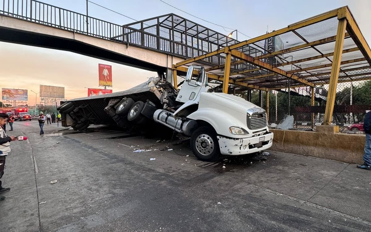Accidente en línea 5 del metro: conductor del tráiler muere 