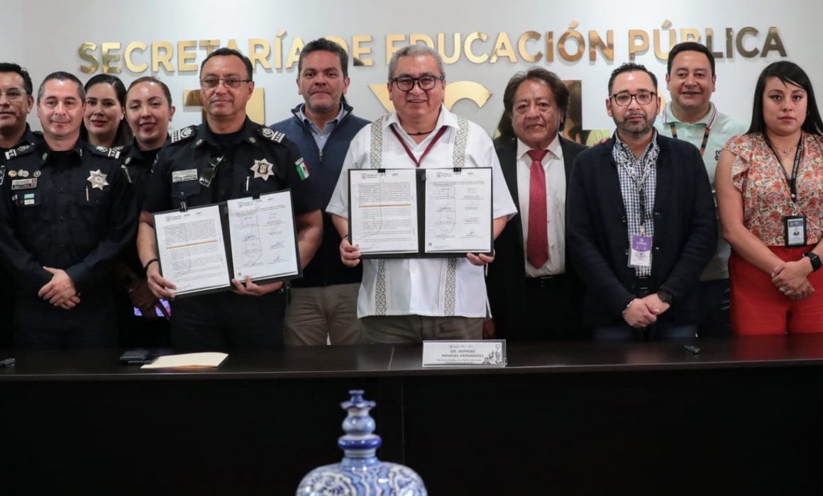 Firman convenio Sepe y SSC para brindar preparatoria abierta a policías