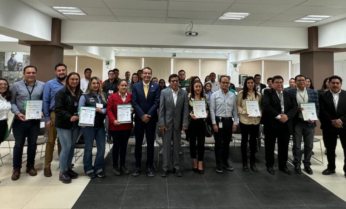 Entrega IMSS Tlaxcala Distintivo ELSSA a industrias y empresas