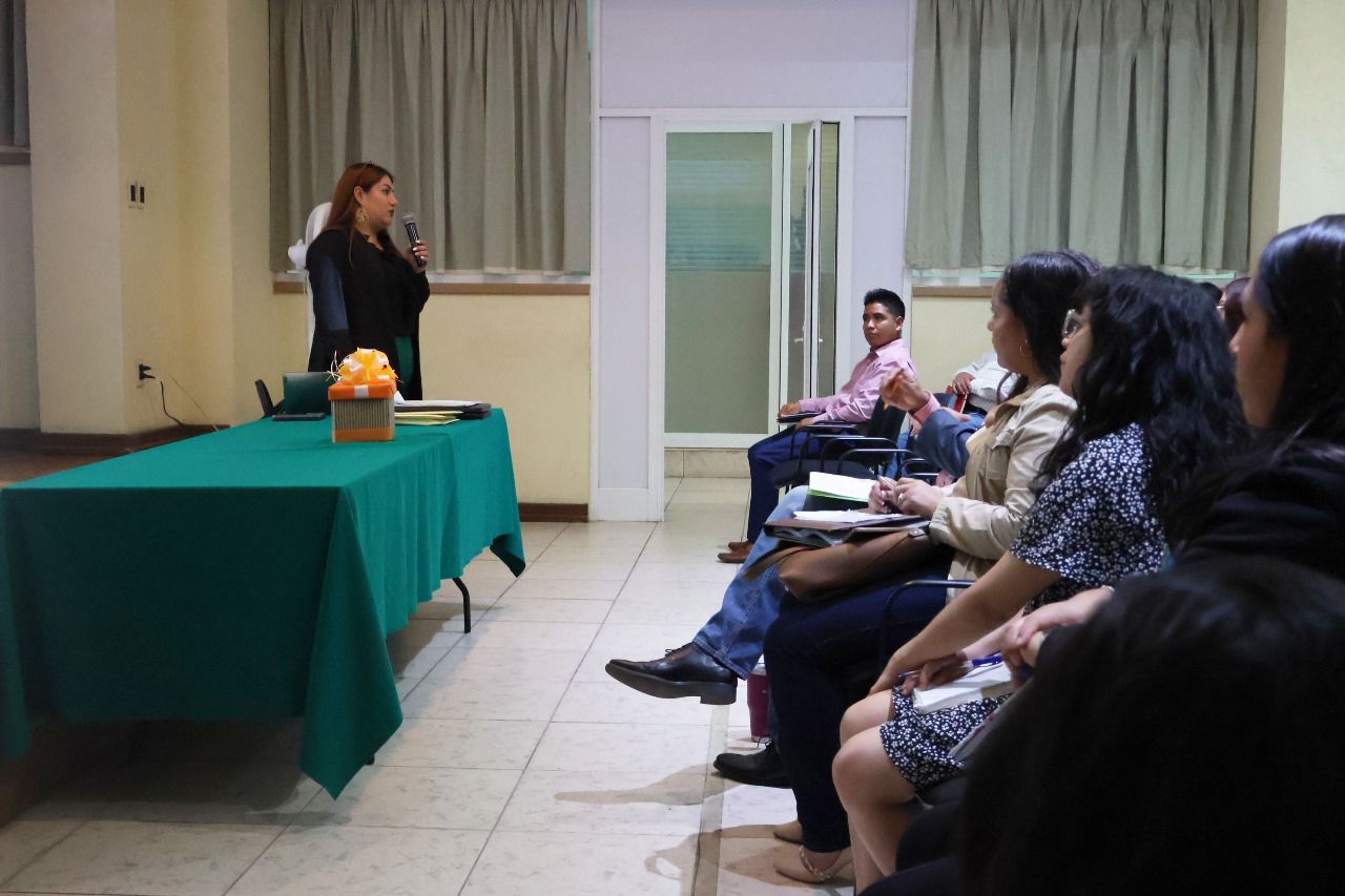 Capacita IEM a profesionistas de los centros de desarrollo para mujeres en Tlaxcala