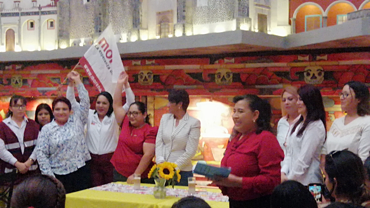Signa Tonantzin Fernández acuerdo con mujeres cholultecas
