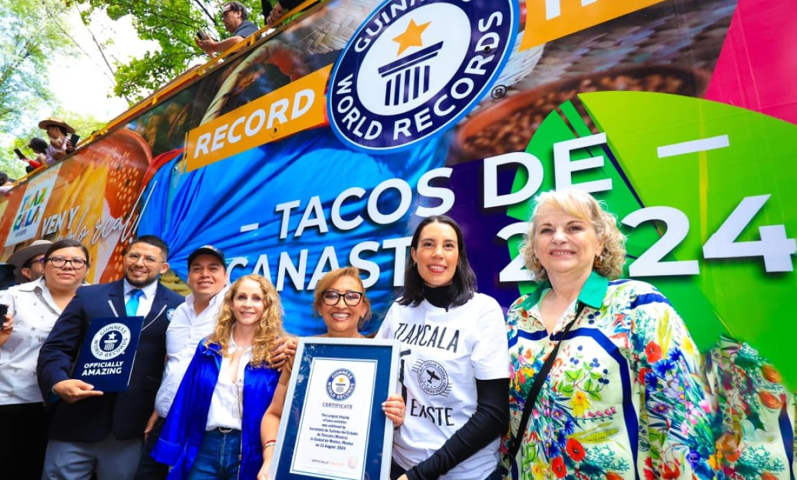 Tlaxcala logra segundo Récord Guinness por variedad de tacos de canasta
