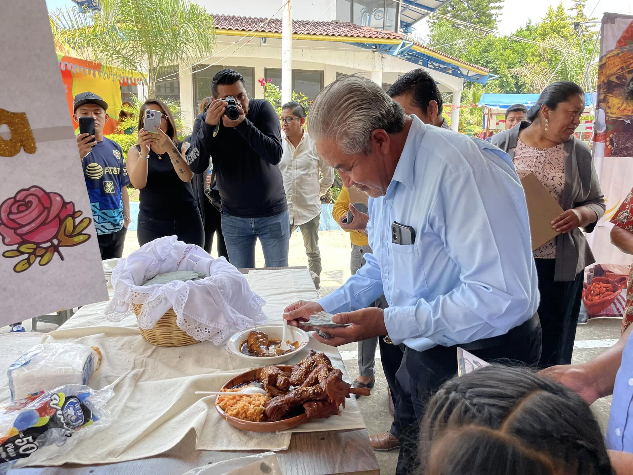 Realizan Feria del Mole en Coronango con la participación de cocineras que preservan la tradición culinaria