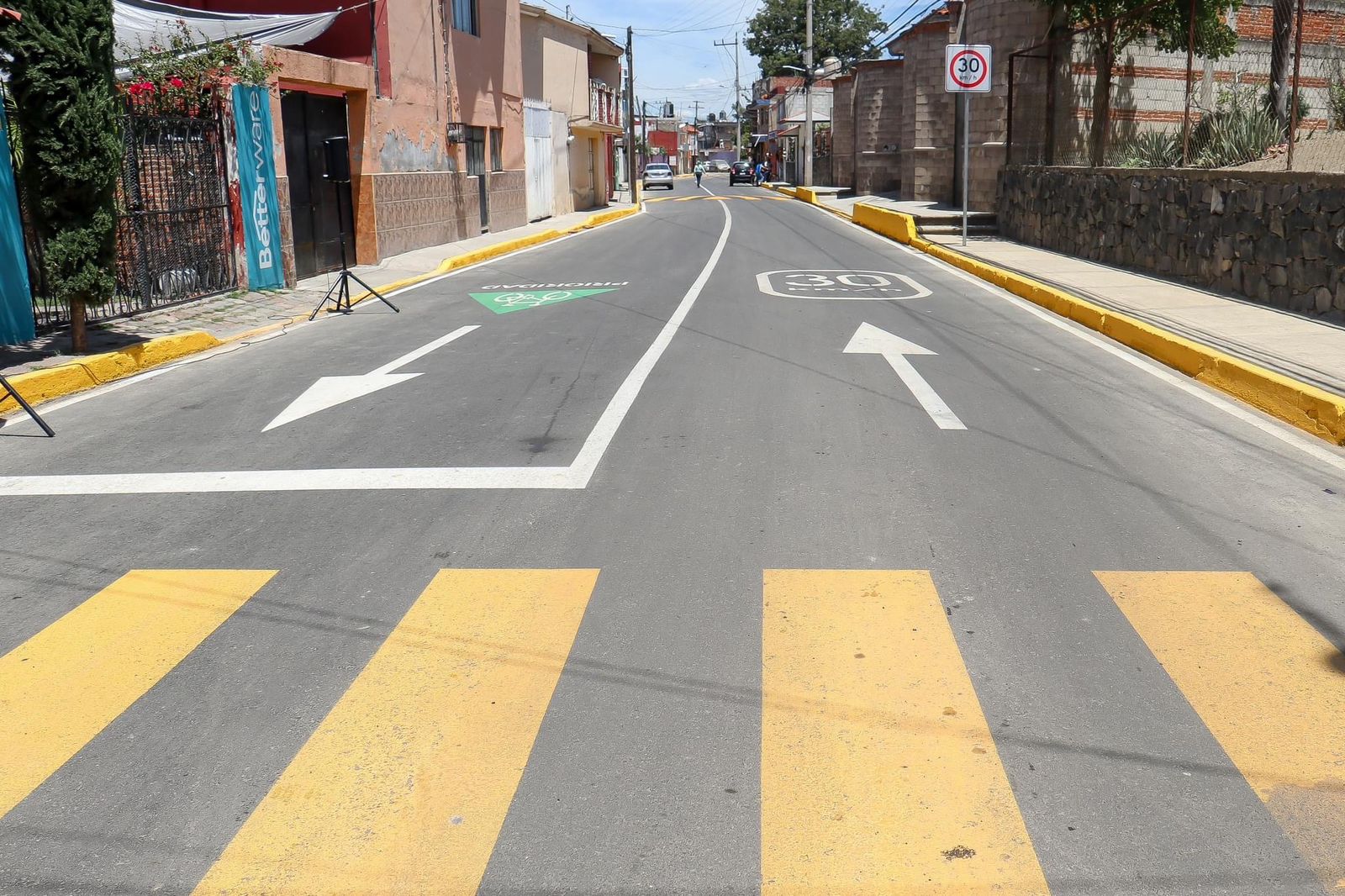 Cumple Paola Angon con mejores vialidades en Momoxpan y San Cosme Texintla  