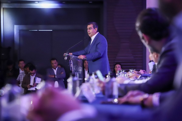 Gobernador pide a edil de Puebla priorizar diálogo con ambulantes