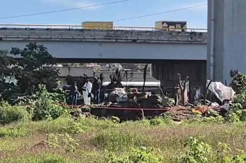 Tragedia en la México-Puebla: Hombre en situación de calle muere calcinado en incendio de su choza improvisada