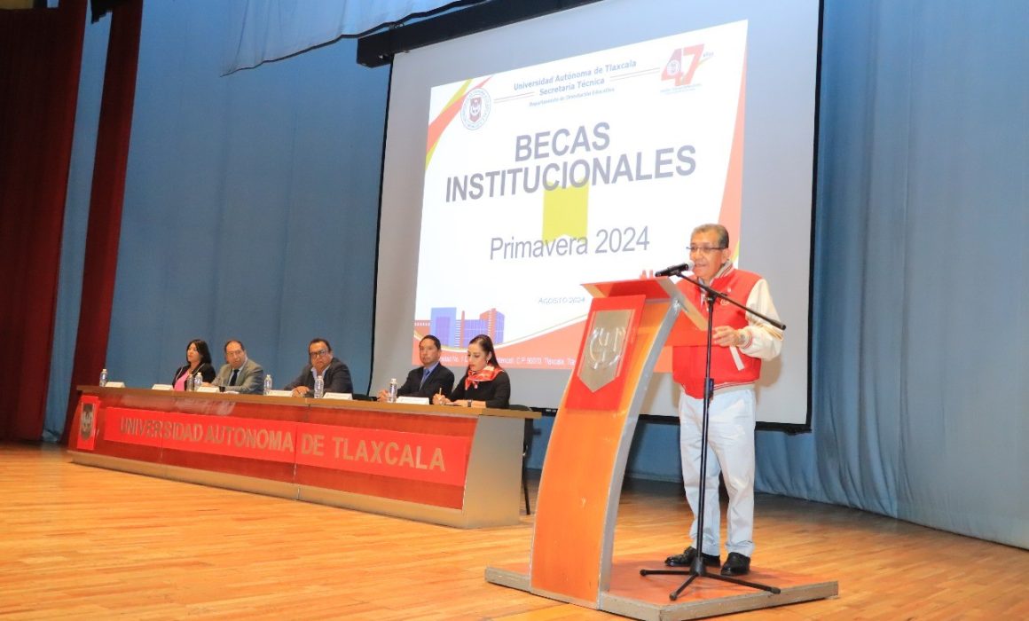 Entregó la UATX becas institucionales primavera 2024