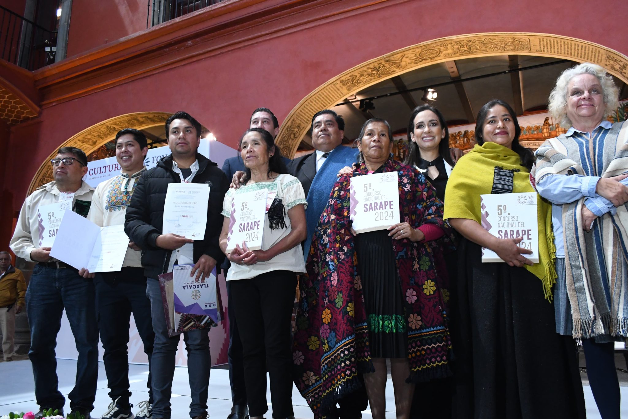 Arrasa Tlaxcala en Concurso Nacional de Sarape; gana 8 premios