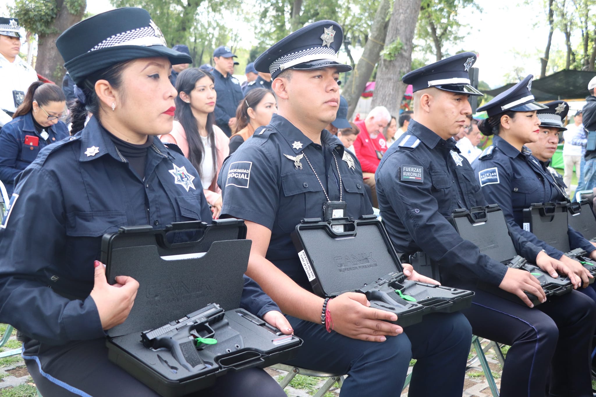 Reconocen labor de seguridad y entregan armamento en San Pedro Cholula