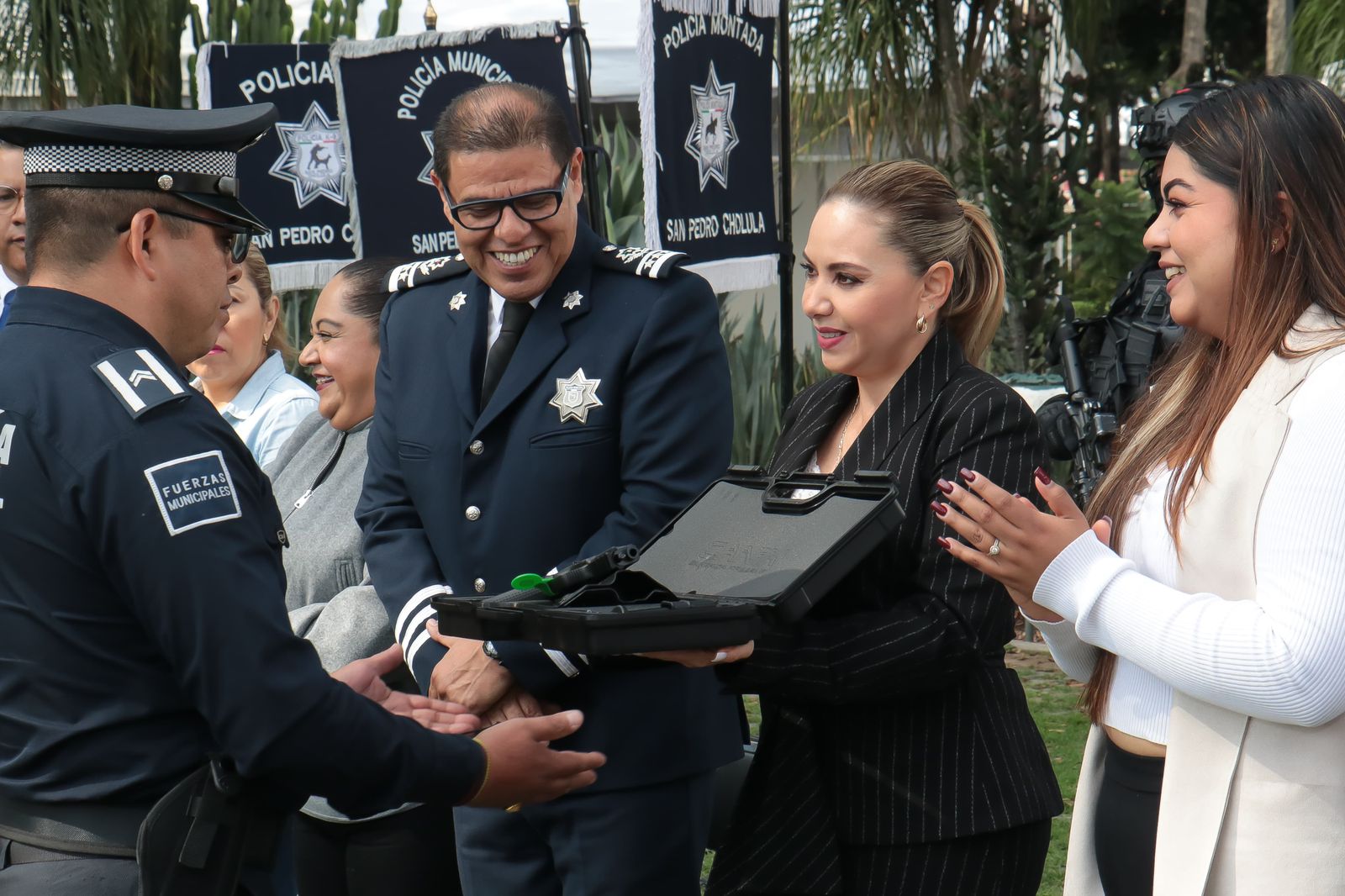 Incrementa Paola Angon salario a elementos de Seguridad Ciudadana 