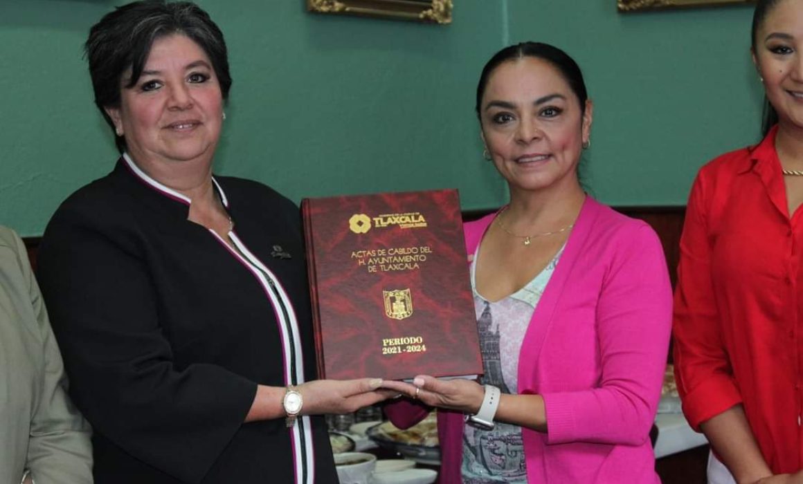 Entrega Tlaxcala actas de cabildo al Archivo General del Estado