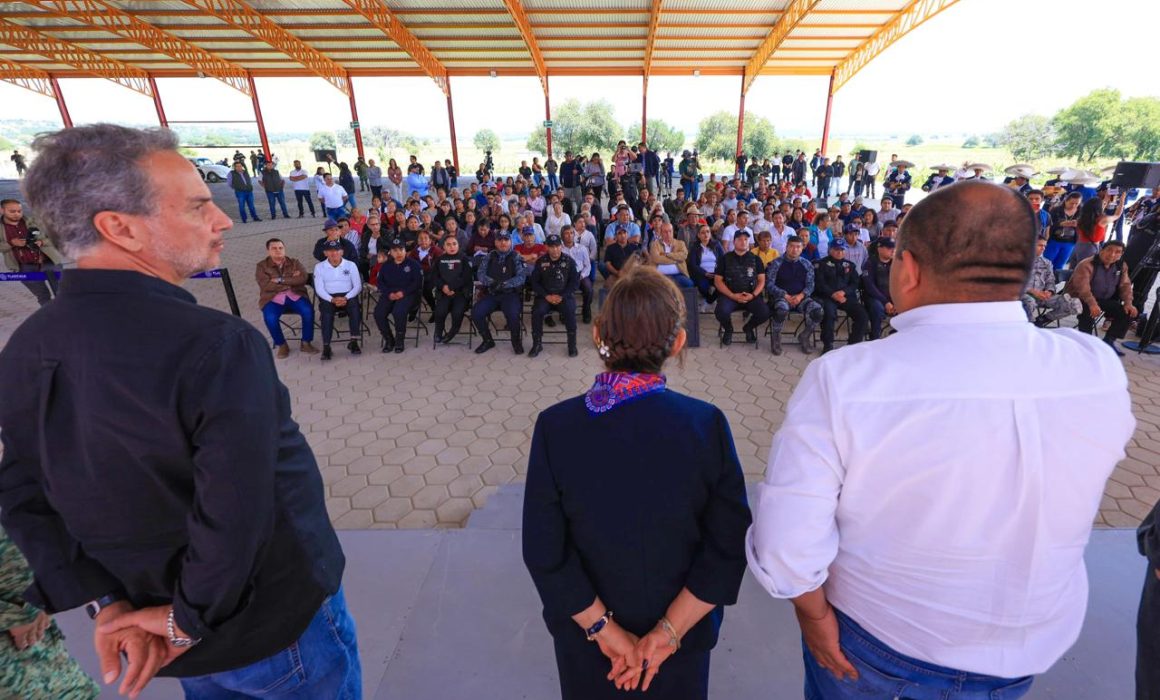 Refrenda Lorena Cuéllar solidaridad y acompañamiento a familias de Xaloztoc