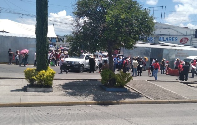 Enfrentamiento entre Policía Municipal y comerciantes de la 28 de Octubre deja un muerto