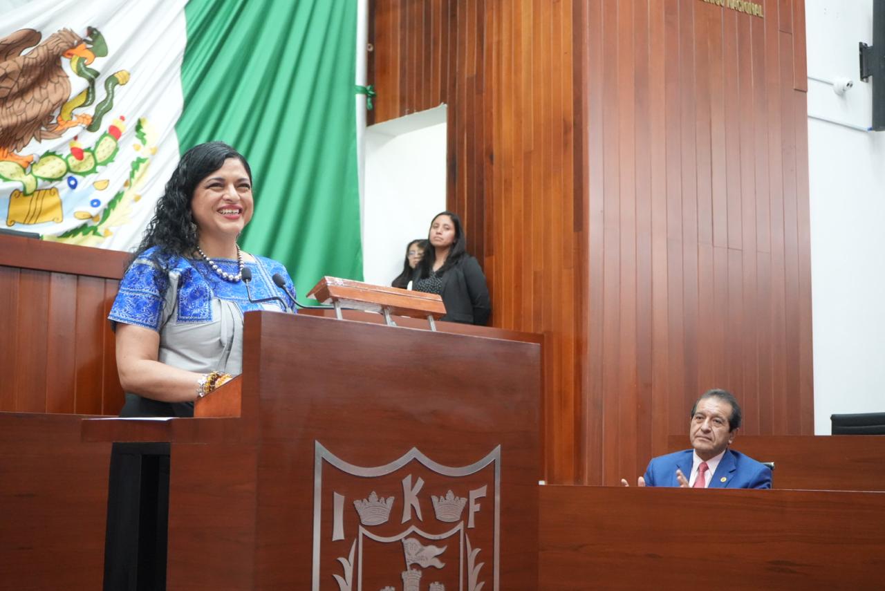 Gana Alejandra Frausto reconocimiento en Tlaxcala