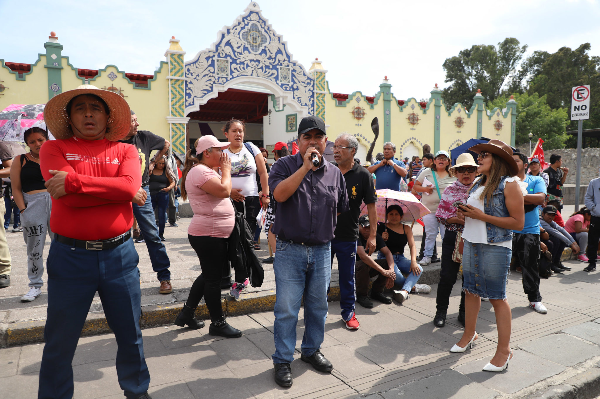 Integrantes de la 28 de Octubre se manifiestan en Casa Aguayo por muerte de franelero