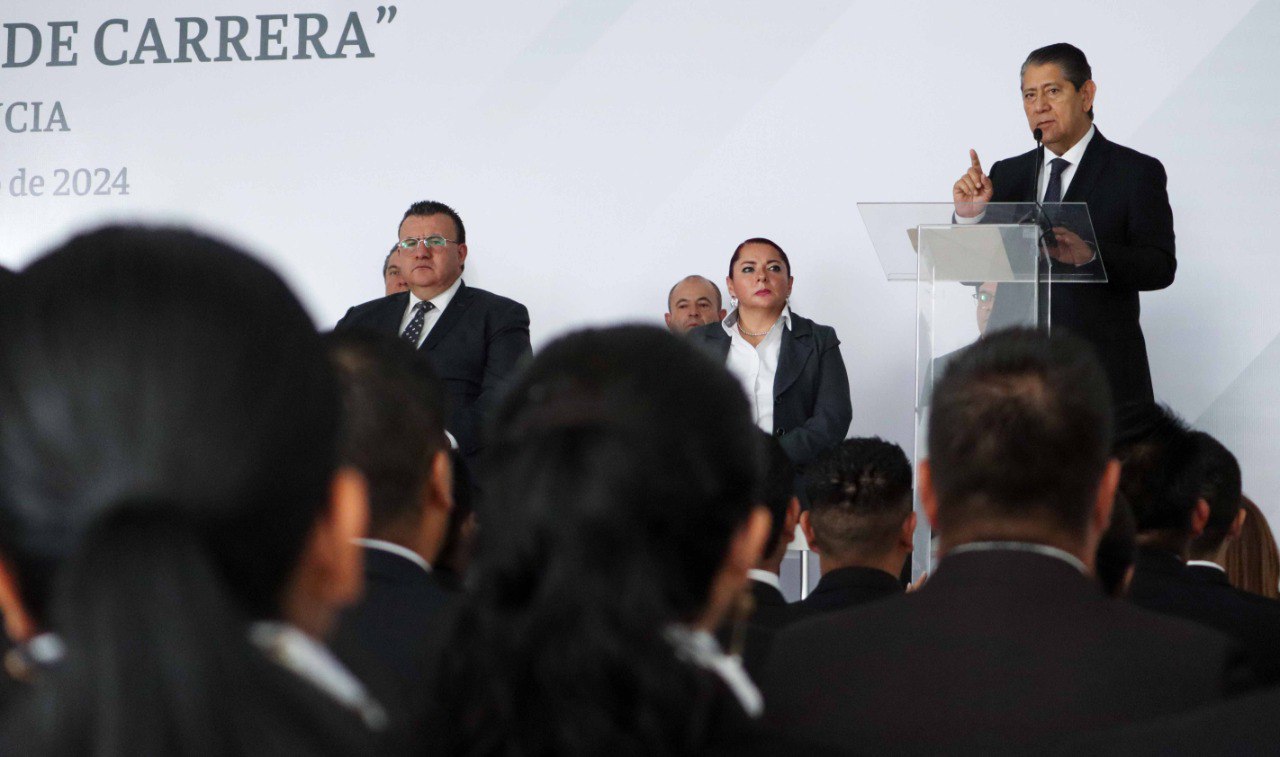 nuevos agentes toman protesta en la Fiscalía del Estado