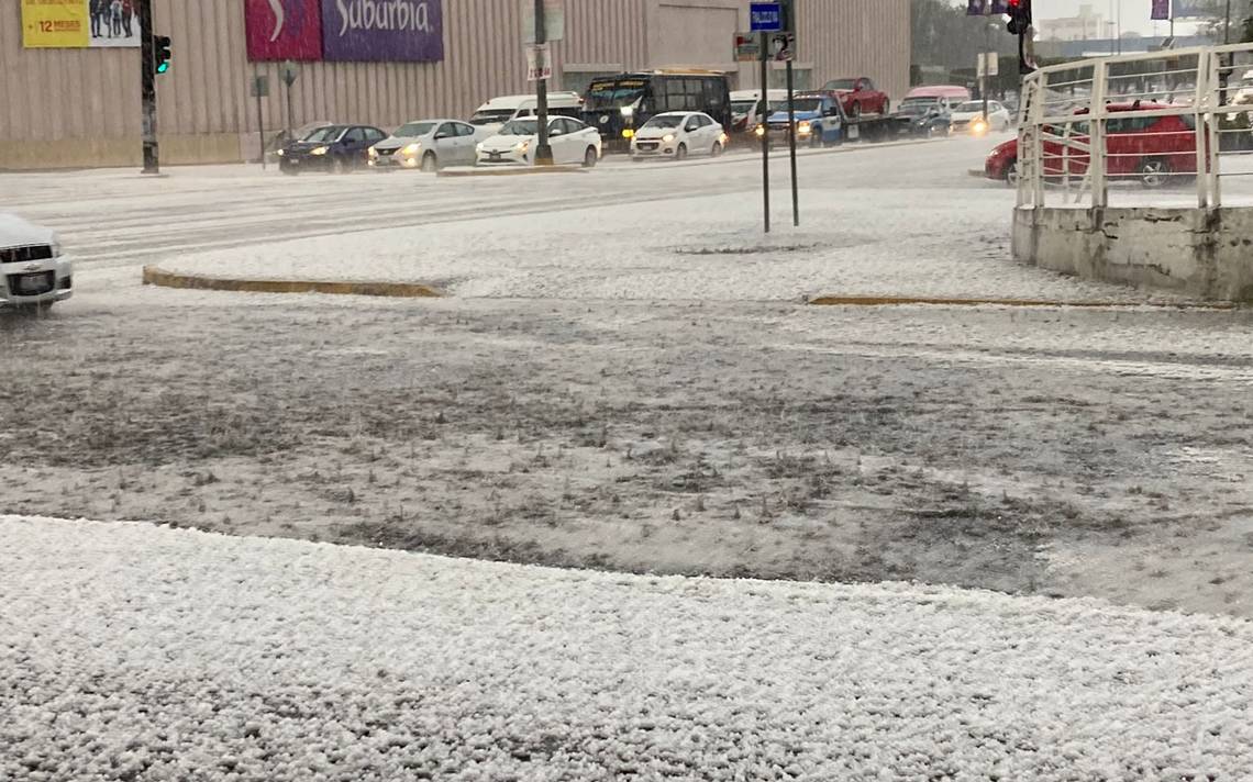 Fuerte tormenta con granizo causa inundaciones en Puebla