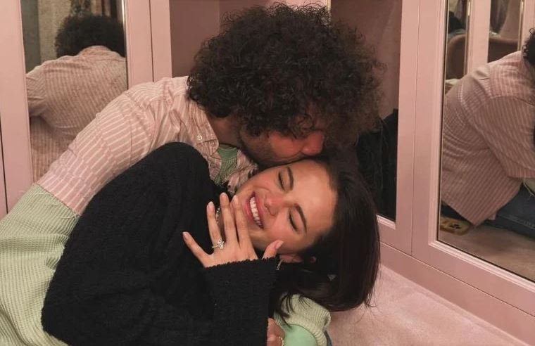 Selena Gomez responde a críticas y anuncia compromiso con Benny Blanco