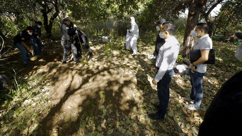 Hallan 31 cuerpos en fosas clandestinas durante operativo en Chiapas