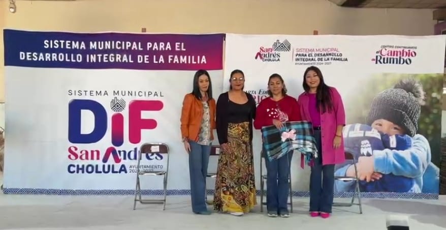 Entregan mil 500 cobertores en la cuarta edición de la campaña "Abrigo Solidario" en San Andrés Cholula