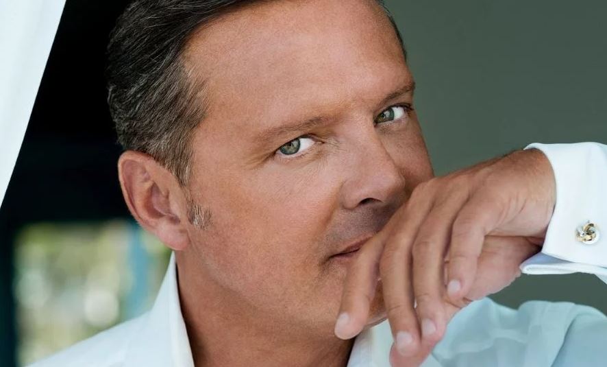 Robo violento de equipo de Luis Miguel en Veracruz retrasa su concierto