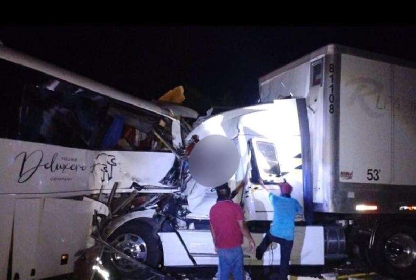 "Trágico accidente en Mazatlán-Tepic: 5 muertos y 51 heridos en autobús"