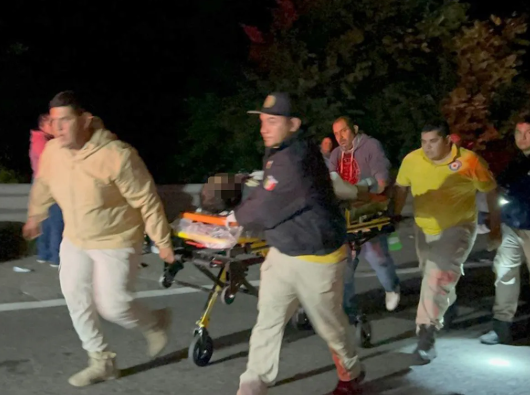 Trágico choque en Sinaloa: 5 fallecidos y 45 heridos en la Carretera 15