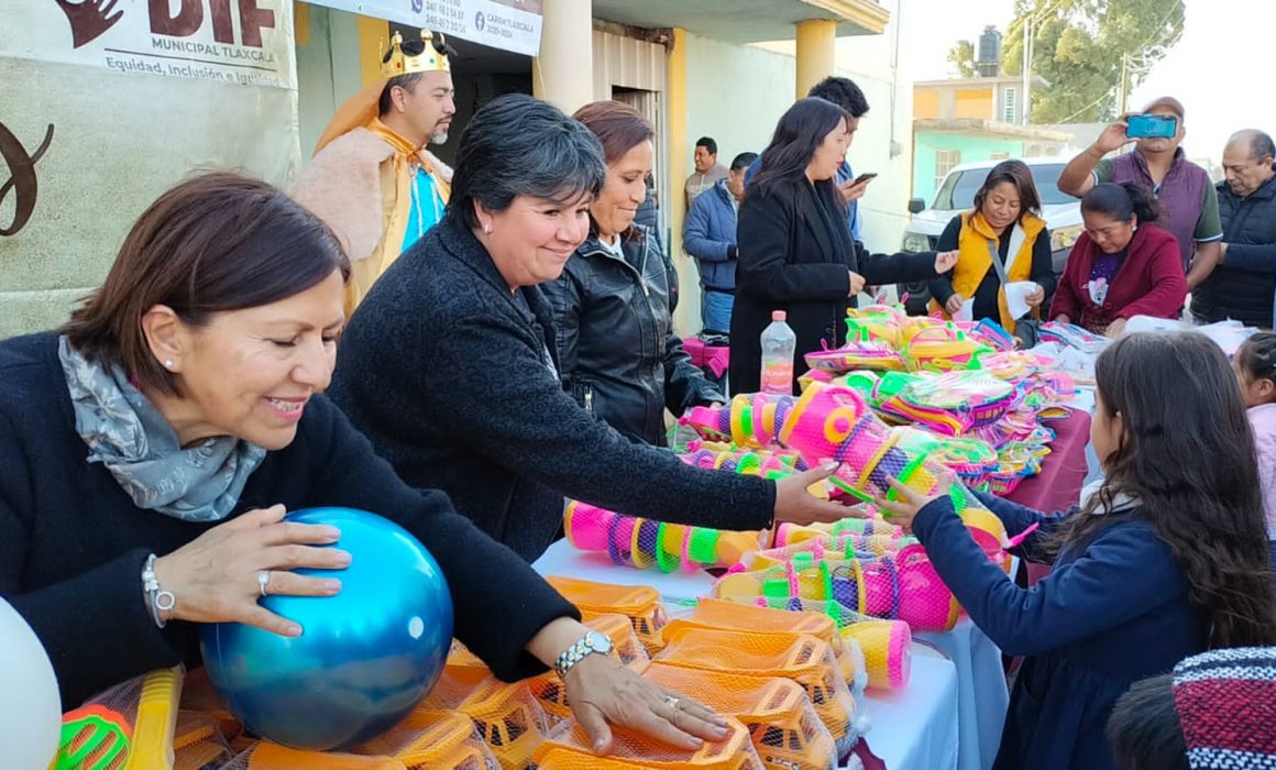 Recorre Tlaxcala capital por tercer día la Caravana de Día de Reyes