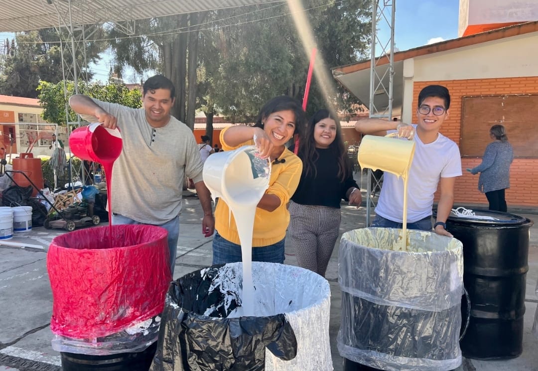 Hacen sinergia sociedad y Roxana Luna: benefician a 3,600 aprendientes al dignificar espacios educativos